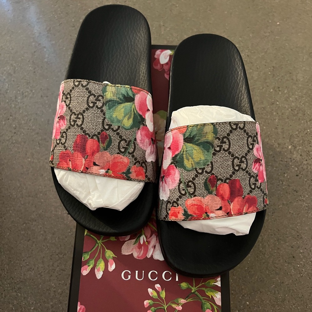 AUTHENTIC GG BLOOMS SUPREME FLORAL SLIDE SANDAL SZ 37.